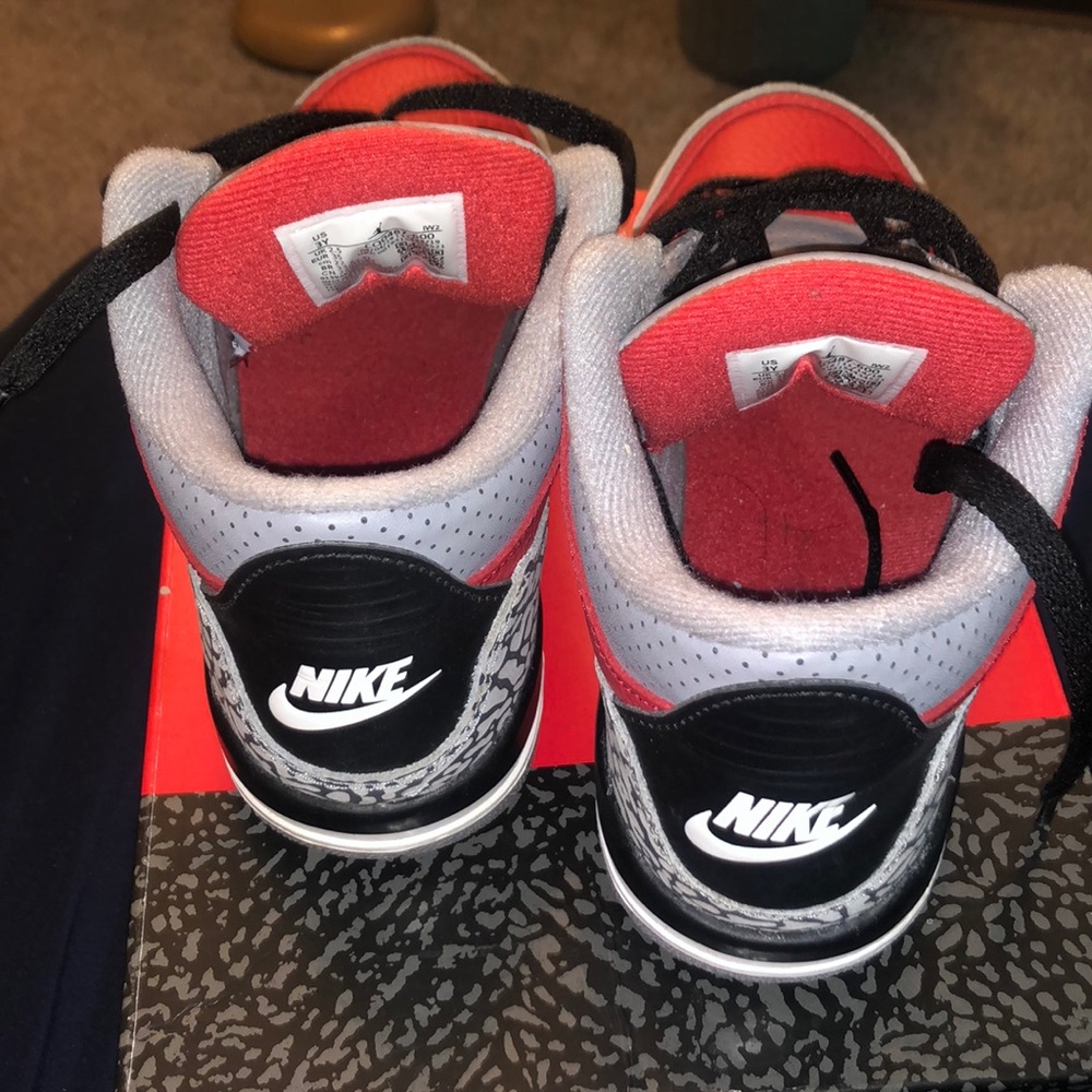 Jordan 3 retro’s size 3Y worn a few times comes with original box